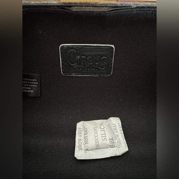 Circus by Sam Edelman Women’s Clutch with Gold Tone Chain Strap - Picture 13 of 13